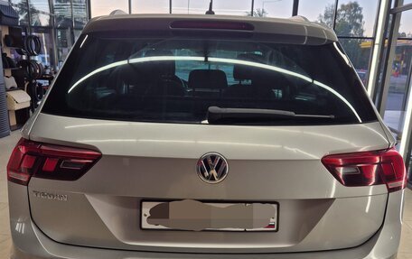 Volkswagen Tiguan II, 2019 год, 2 090 000 рублей, 1 фотография