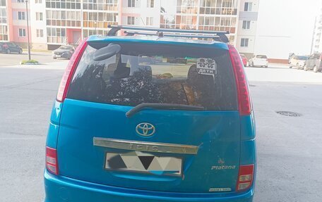 Toyota ISis I, 2005 год, 700 000 рублей, 1 фотография