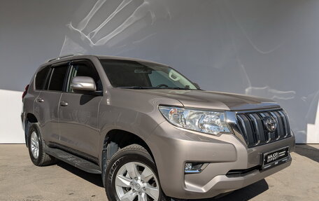 Toyota Land Cruiser Prado 150 рестайлинг 2, 2021 год, 5 190 000 рублей, 1 фотография