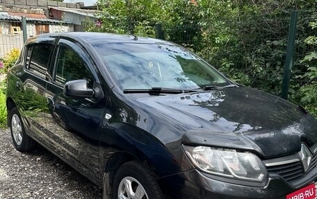 Renault Sandero II рестайлинг, 2016 год, 900 000 рублей, 2 фотография
