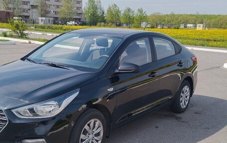 Hyundai Solaris II рестайлинг, 2017 год, 1 400 000 рублей, 2 фотография