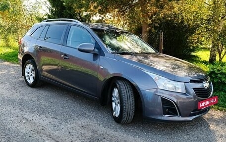 Chevrolet Cruze II, 2013 год, 800 000 рублей, 4 фотография