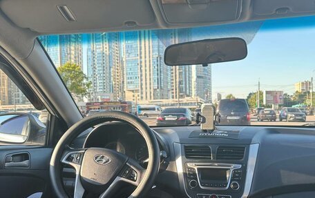 Hyundai Solaris II рестайлинг, 2015 год, 730 000 рублей, 3 фотография