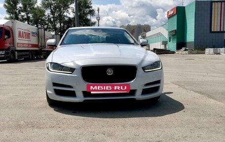 Jaguar XE I рестайлинг, 2015 год, 1 650 000 рублей, 4 фотография