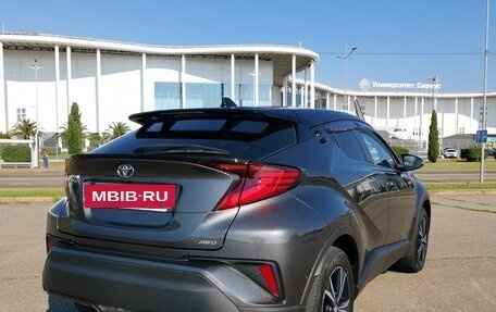 Toyota C-HR I рестайлинг, 2023 год, 3 300 000 рублей, 8 фотография