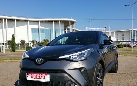 Toyota C-HR I рестайлинг, 2023 год, 3 300 000 рублей, 14 фотография
