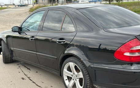 Mercedes-Benz E-Класс, 2005 год, 909 000 рублей, 4 фотография