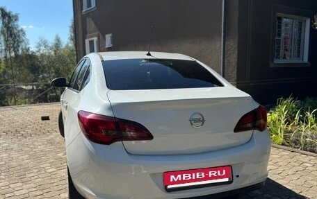 Opel Astra J, 2013 год, 780 000 рублей, 3 фотография