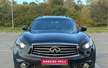 Infiniti QX70, 2015 год, 2 780 000 рублей, 12 фотография