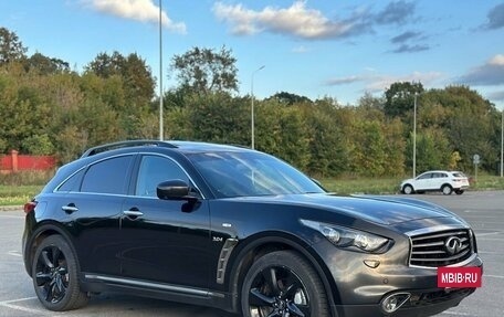 Infiniti QX70, 2015 год, 2 780 000 рублей, 16 фотография