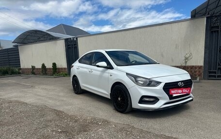 Hyundai Solaris II рестайлинг, 2017 год, 1 100 000 рублей, 2 фотография