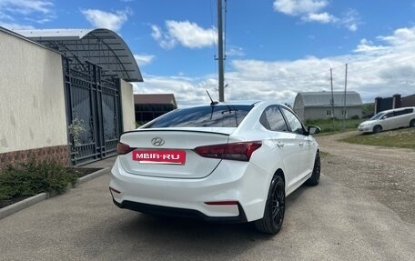 Hyundai Solaris II рестайлинг, 2017 год, 1 100 000 рублей, 4 фотография