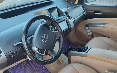 Toyota Prius, 2005 год, 600 000 рублей, 3 фотография