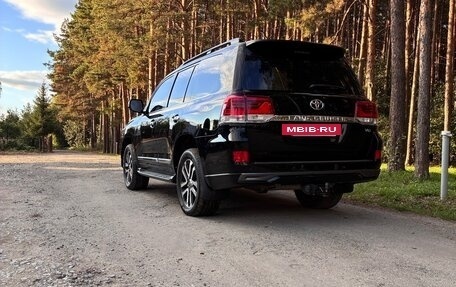 Toyota Land Cruiser 200, 2007 год, 2 690 000 рублей, 11 фотография