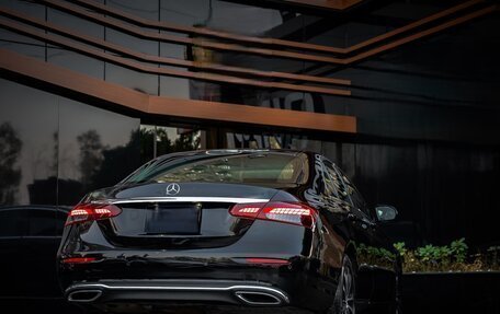 Mercedes-Benz E-Класс, 2022 год, 3 800 000 рублей, 2 фотография