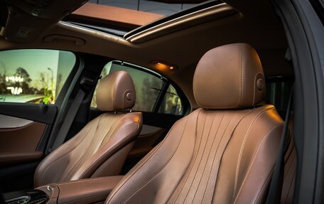 Mercedes-Benz E-Класс, 2022 год, 3 800 000 рублей, 6 фотография