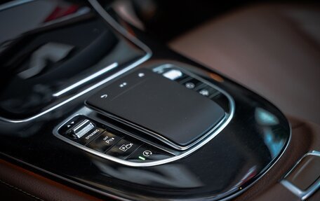 Mercedes-Benz E-Класс, 2022 год, 3 800 000 рублей, 10 фотография