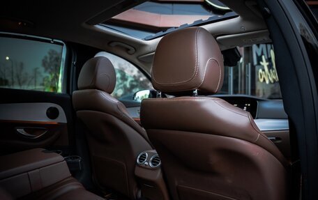 Mercedes-Benz E-Класс, 2022 год, 3 800 000 рублей, 9 фотография