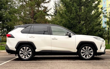 Toyota RAV4, 2020 год, 3 890 000 рублей, 11 фотография