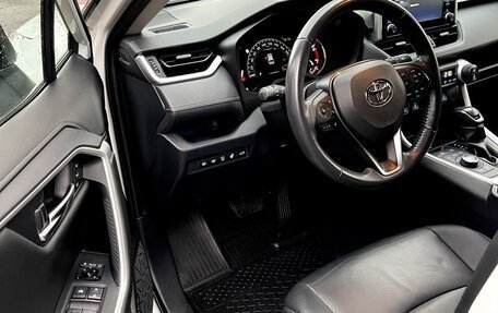 Toyota RAV4, 2020 год, 3 890 000 рублей, 14 фотография