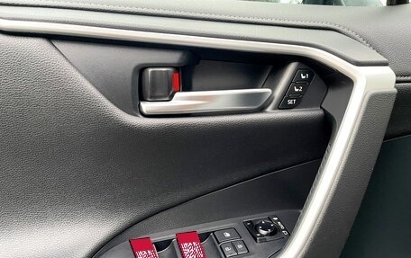 Toyota RAV4, 2020 год, 3 890 000 рублей, 15 фотография