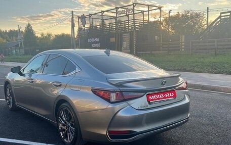 Lexus ES VII, 2021 год, 4 890 000 рублей, 1 фотография