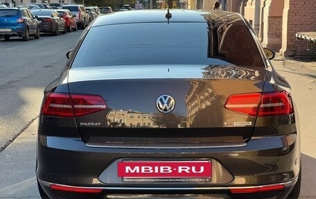 Volkswagen Passat B8 рестайлинг, 2015 год, 1 800 000 рублей, 2 фотография