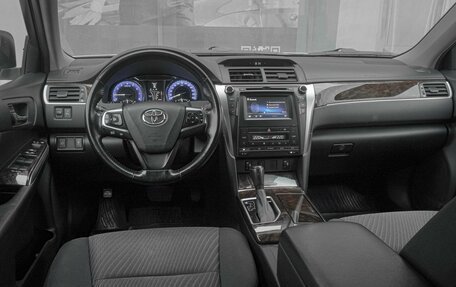 Toyota Camry, 2016 год, 1 949 000 рублей, 6 фотография