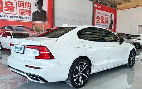 Volvo S60 III, 2022 год, 2 271 027 рублей, 5 фотография