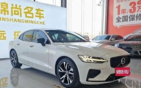 Volvo S60 III, 2022 год, 2 271 027 рублей, 4 фотография