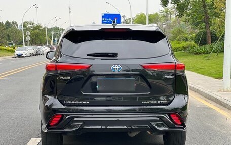 Toyota Highlander, 2022 год, 3 078 000 рублей, 3 фотография