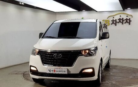 Hyundai Grand Starex Grand Starex I рестайлинг 2, 2021 год, 2 590 000 рублей, 3 фотография