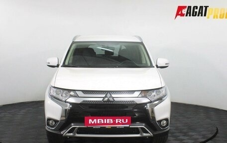 Mitsubishi Outlander III рестайлинг 3, 2020 год, 2 250 000 рублей, 2 фотография