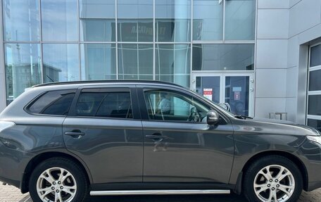 Mitsubishi Outlander III рестайлинг 3, 2013 год, 1 547 000 рублей, 4 фотография