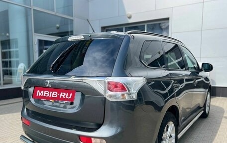 Mitsubishi Outlander III рестайлинг 3, 2013 год, 1 547 000 рублей, 5 фотография