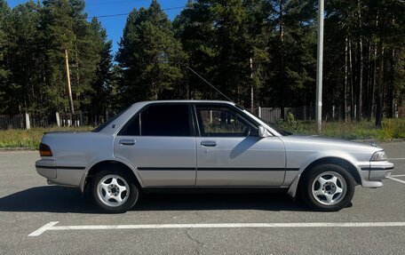 Toyota Carina, 1990 год, 350 000 рублей, 2 фотография