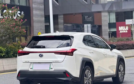 Lexus UX I, 2022 год, 1 800 777 рублей, 7 фотография