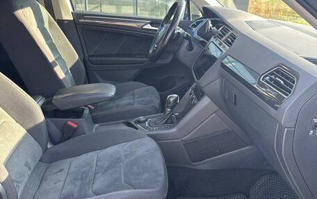 Volkswagen Tiguan II, 2019 год, 2 600 000 рублей, 8 фотография