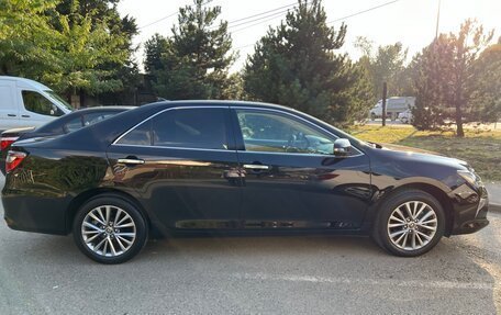 Toyota Camry, 2017 год, 2 950 000 рублей, 4 фотография