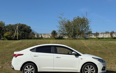 Hyundai Solaris II рестайлинг, 2017 год, 1 100 000 рублей, 5 фотография