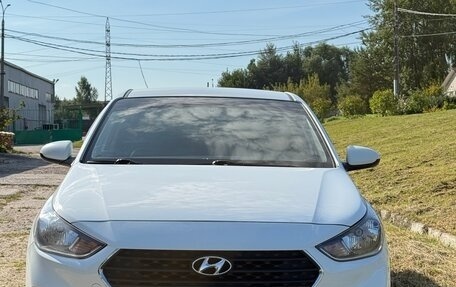 Hyundai Solaris II рестайлинг, 2017 год, 1 100 000 рублей, 7 фотография