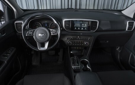 KIA Sportage IV рестайлинг, 2019 год, 2 525 000 рублей, 6 фотография