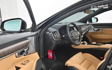 Volvo S90 II рестайлинг, 2023 год, 4 610 000 рублей, 5 фотография