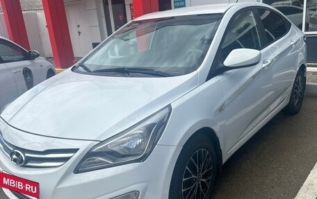 Hyundai Solaris II рестайлинг, 2016 год, 1 000 000 рублей, 2 фотография