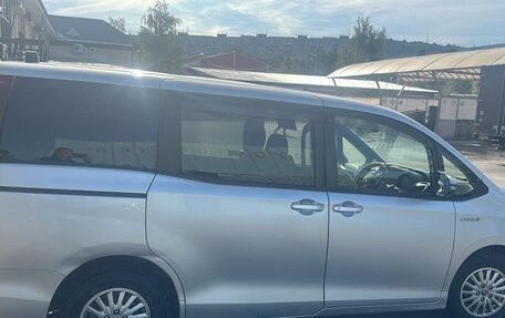 Toyota Noah III, 2014 год, 1 250 000 рублей, 2 фотография