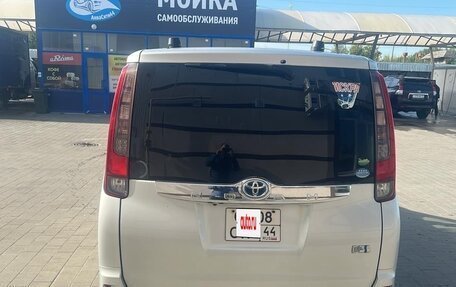 Toyota Noah III, 2014 год, 1 250 000 рублей, 3 фотография