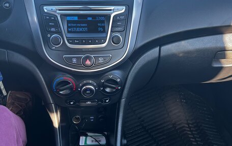 Hyundai Solaris II рестайлинг, 2016 год, 1 300 000 рублей, 2 фотография