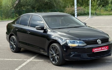 Volkswagen Jetta VI, 2011 год, 850 000 рублей, 3 фотография