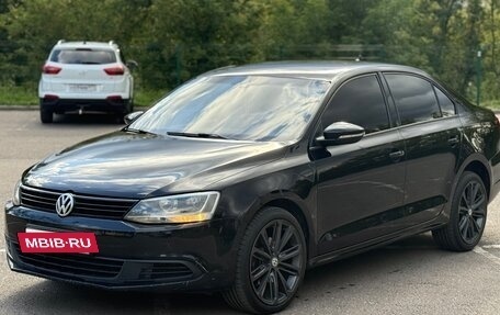 Volkswagen Jetta VI, 2011 год, 850 000 рублей, 2 фотография