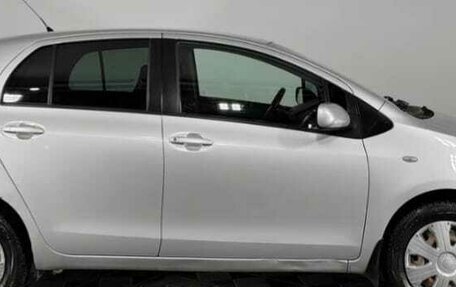 Toyota Yaris III рестайлинг, 2008 год, 625 000 рублей, 3 фотография